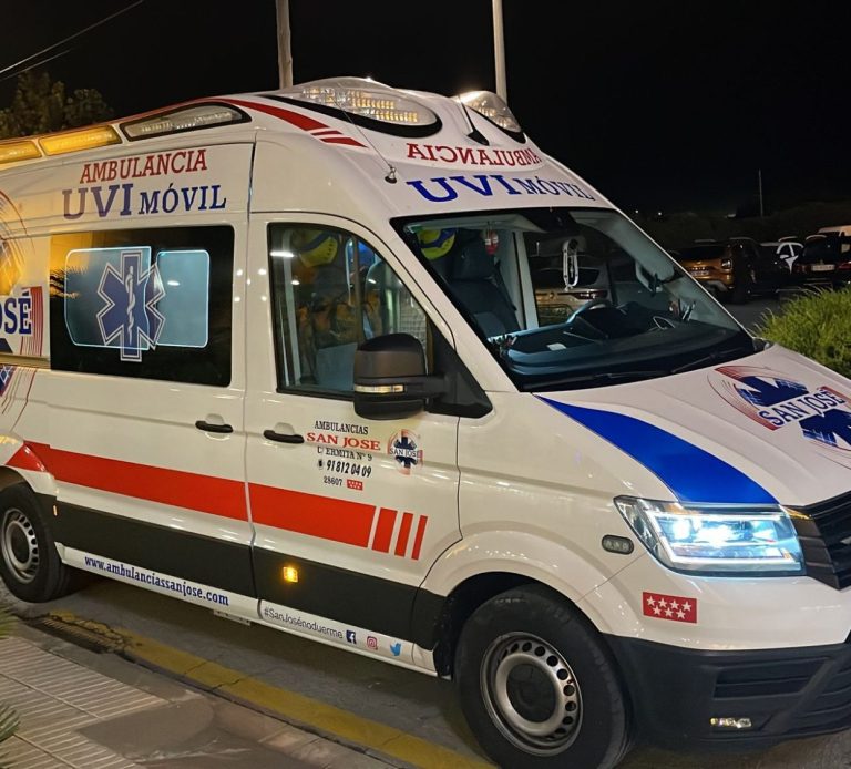 traslado en ambulancia UVI móvil San José